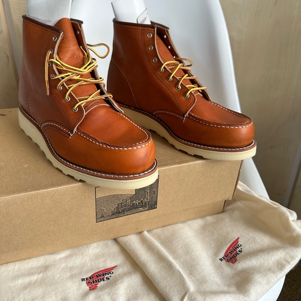 Red Wing 6” classic moc women’s 9